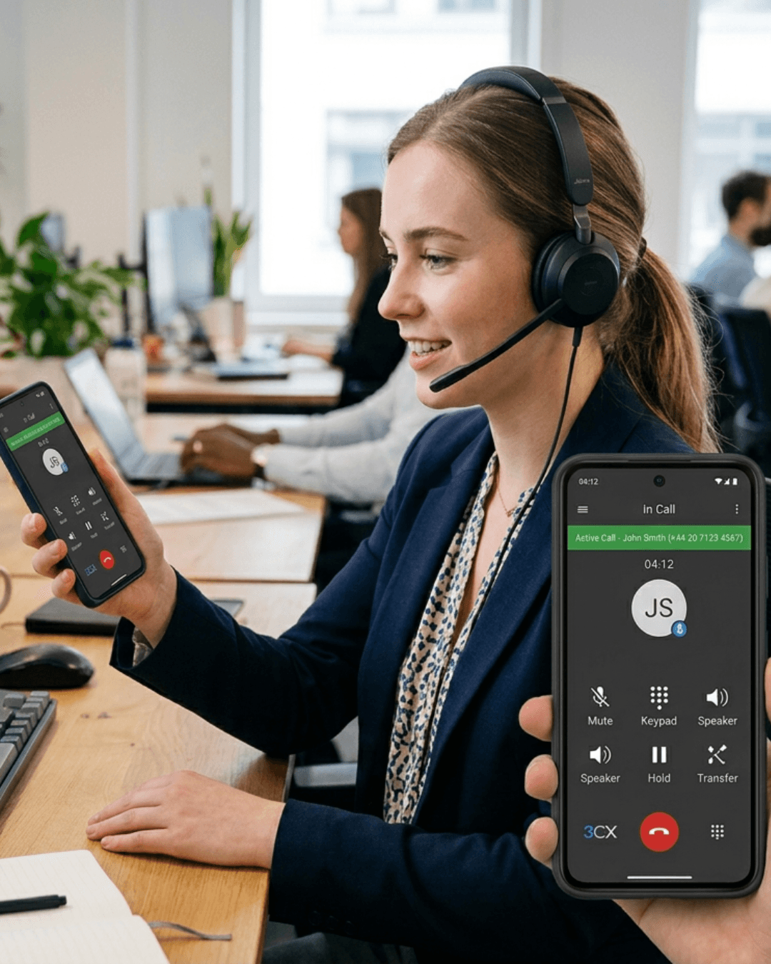 Travailleur au téléphone sur son interface 3CX